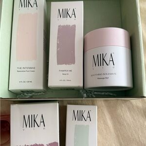 MIKA Vie Skincare Set & Spa Room Set